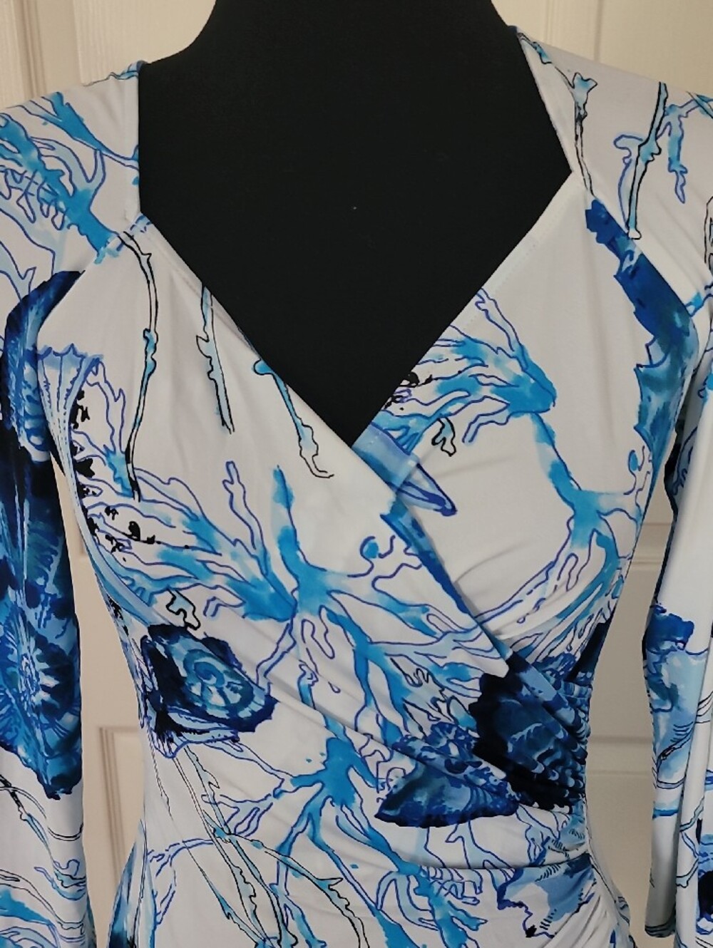 Boston Proper Blue & White Coral Reef Print Wrap-Style Long Sleeve Top Size S - Picture 3 of 8